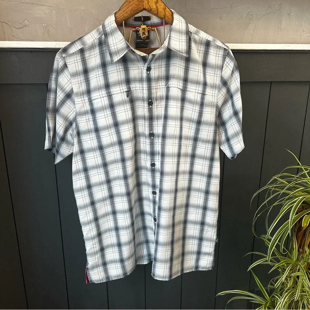 The North Face Men's Casual Plaid Shirt Button Down Short Sleeve Sz M
